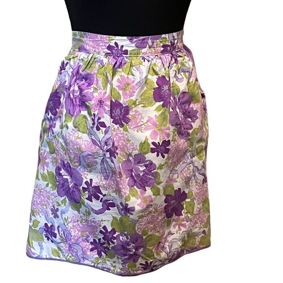 Floral Apron in Purple and Green handmade vintage - Picture 5 of 8